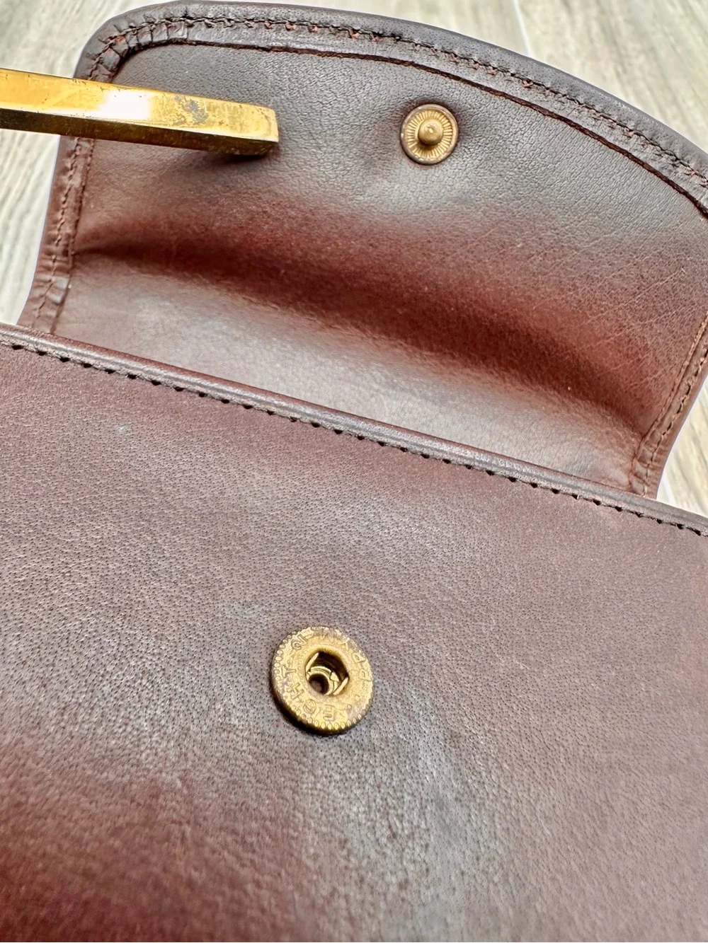 Vintage COACH Brown Leather Trifold Kiss-Lock Wallet Coin Purse 1995